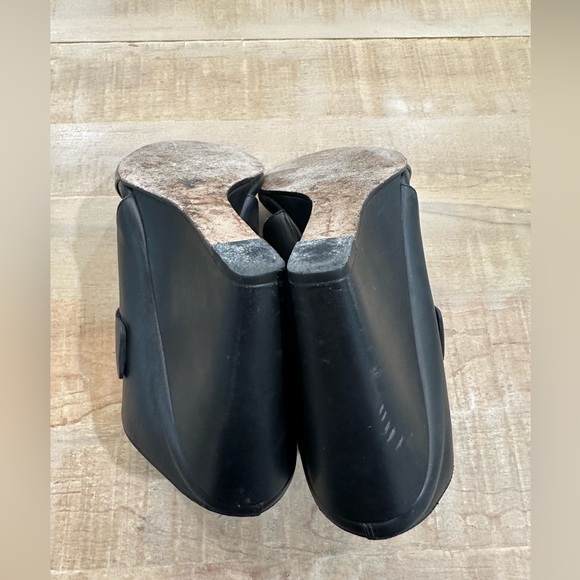 Vince KARMA - 2 black leather pewter silver wedge heel sandal mules - Picture 10 of 14